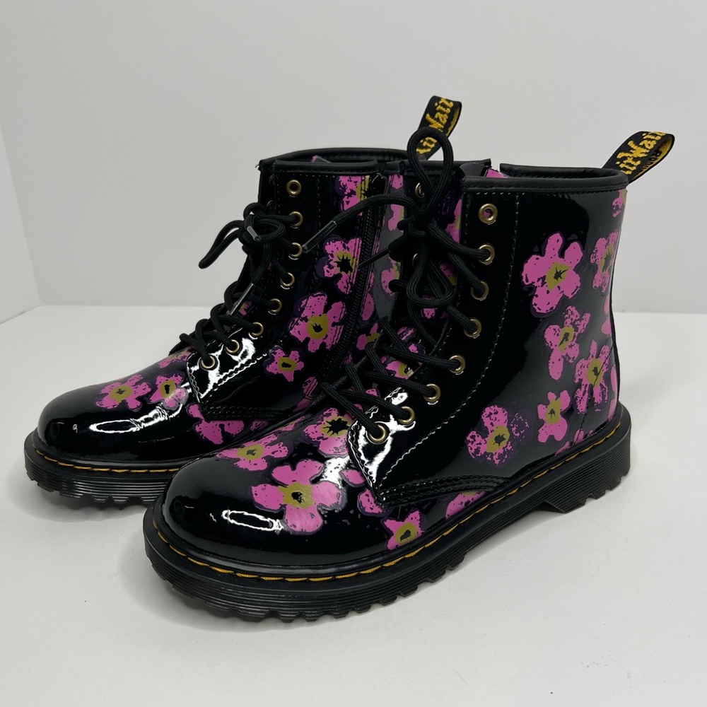 Dr. Martens 1460 Junior Pansey Fayre Patent Lamper Combat Boots Black Pink